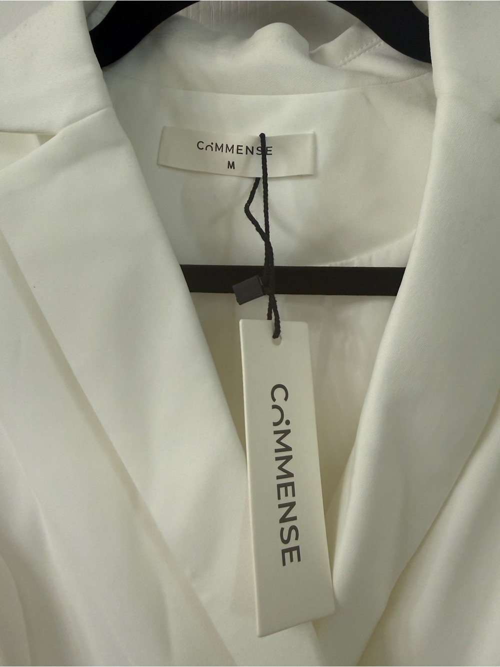 Commense Off-white Belted Pleated Sleeveless Blazer Dress - Picture 4 of 5